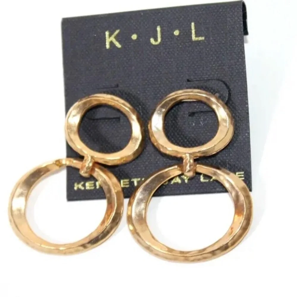 Kenneth Jay Lane Gold Tone Hammered Oval Hoop Earrings - Picture 1 of 4